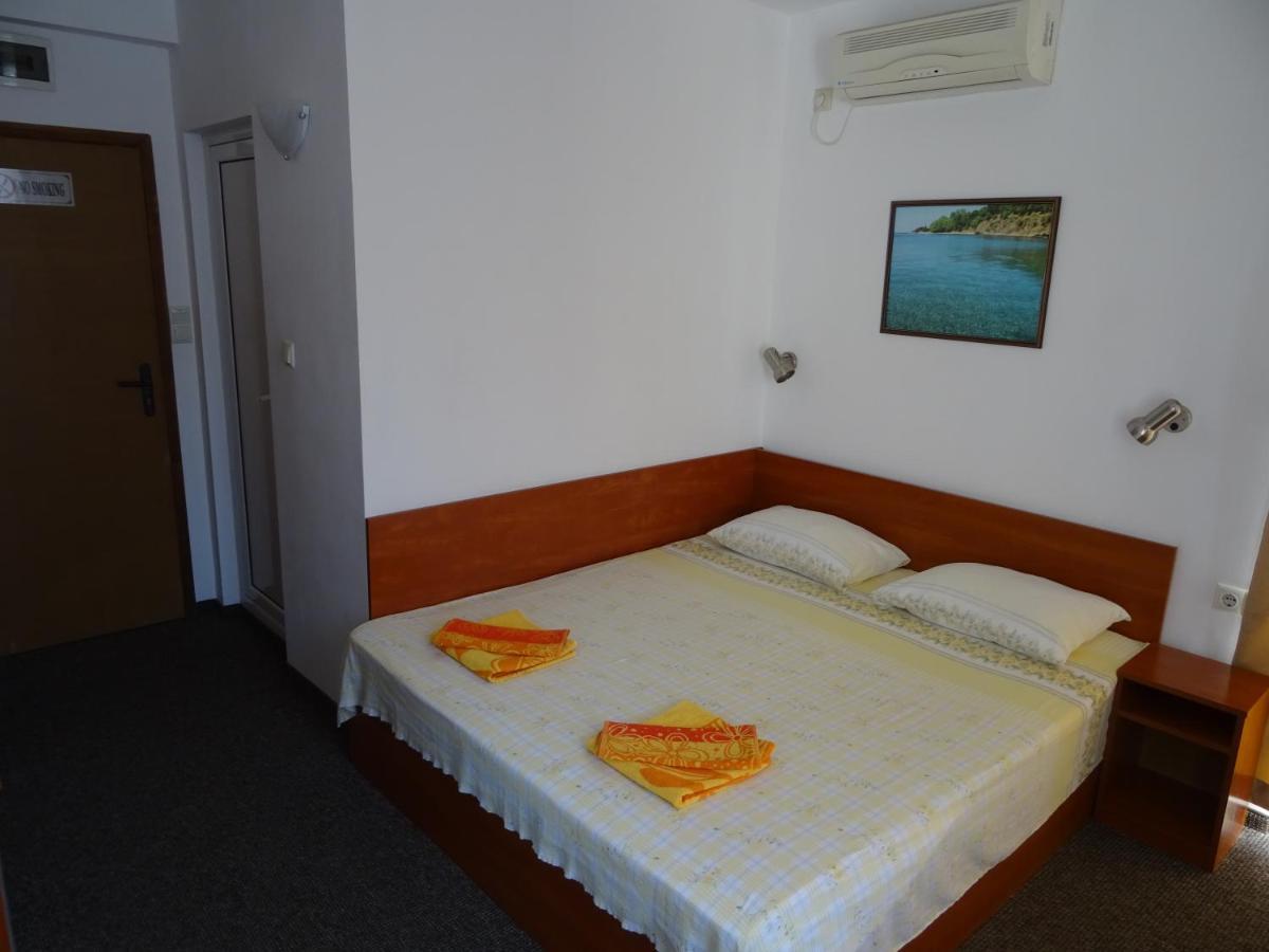 Dobrevi Guest House Primorsko Ngoại thất bức ảnh