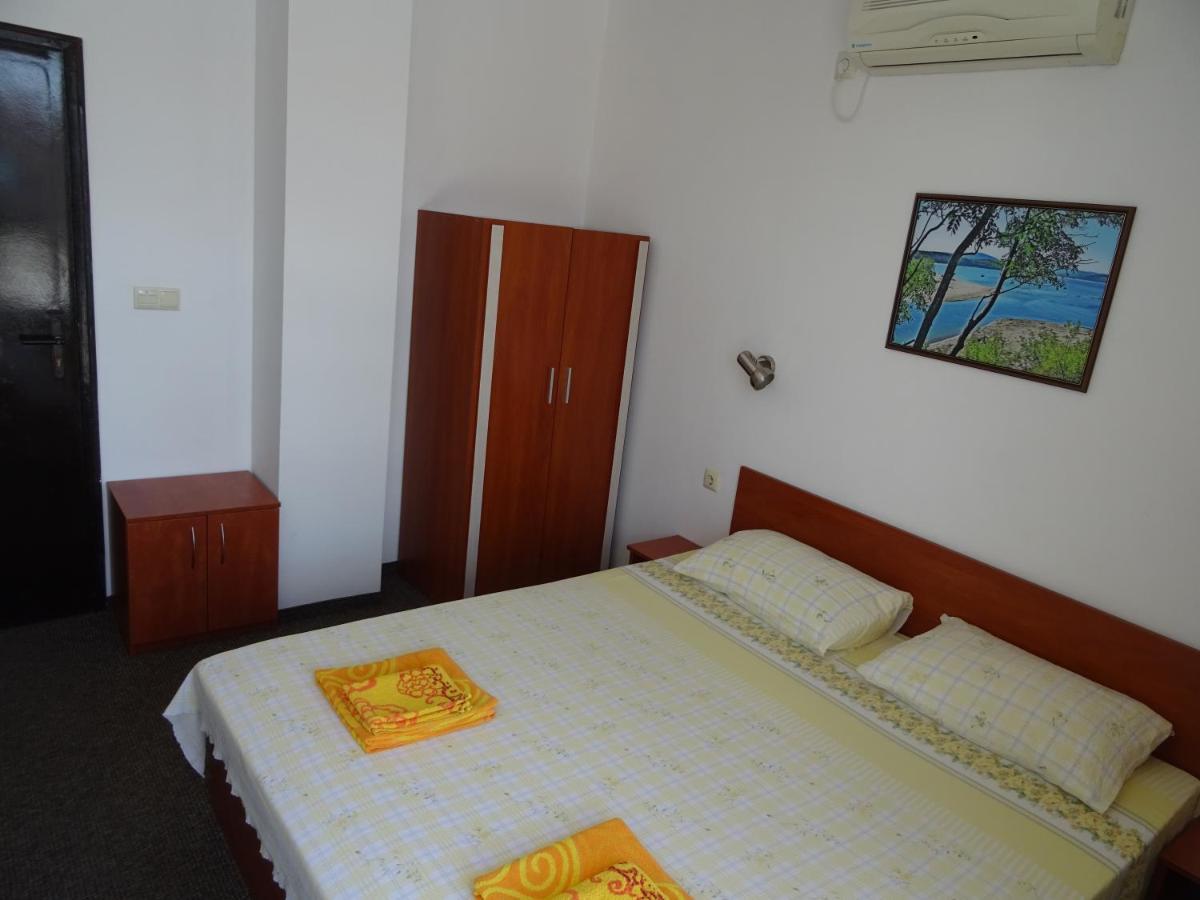 Dobrevi Guest House Primorsko Ngoại thất bức ảnh