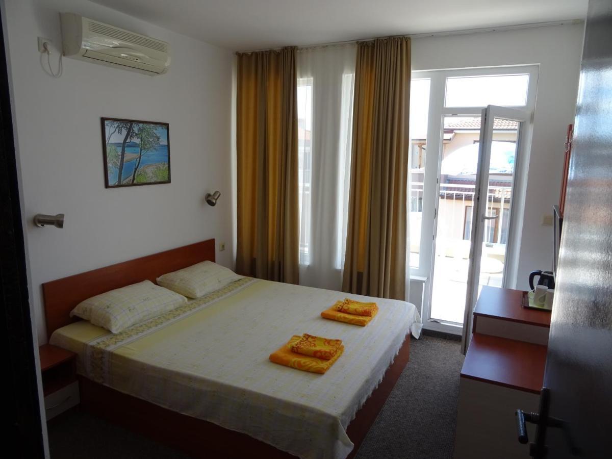 Dobrevi Guest House Primorsko Ngoại thất bức ảnh